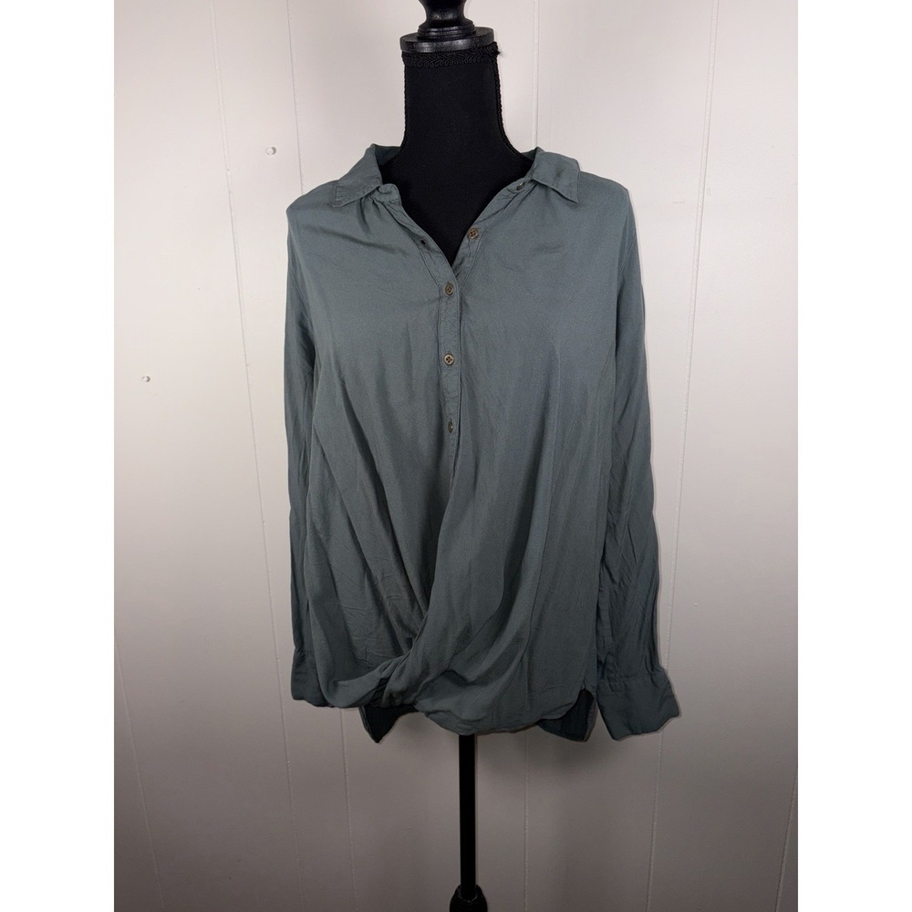 nicholas k Blouse Medium Green Button Up Twist Bottom Shirt Soft Light Weight